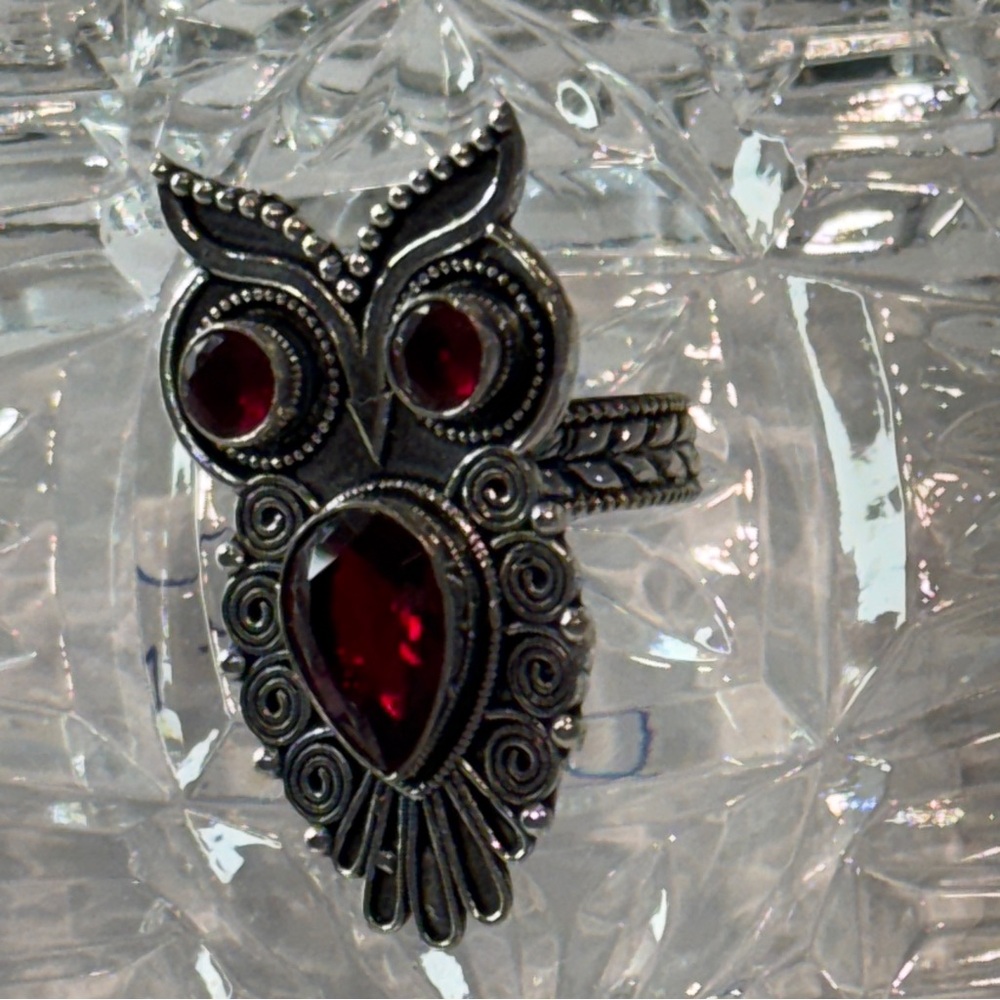 🆕 “Crimson Wisdom” Handmade Garnet Owl Ring in Sterling Silver 🆕